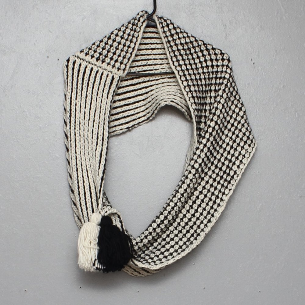 Madden Girl NWT chunky knit scarf tassel fringe
